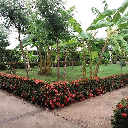 C&H Casa Campestre El Oasis Ricaurte Girardot Bed and Breakfast Esterno foto