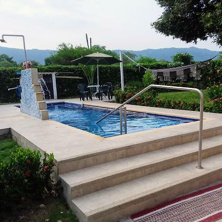 C&H Casa Campestre El Oasis Ricaurte Girardot Bed and Breakfast Esterno foto