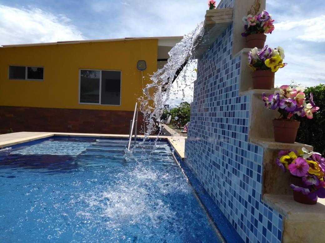 C&H Casa Campestre El Oasis Ricaurte Girardot Bed and Breakfast Esterno foto
