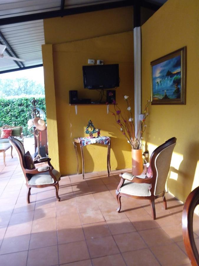 C&H Casa Campestre El Oasis Ricaurte Girardot Bed and Breakfast Esterno foto
