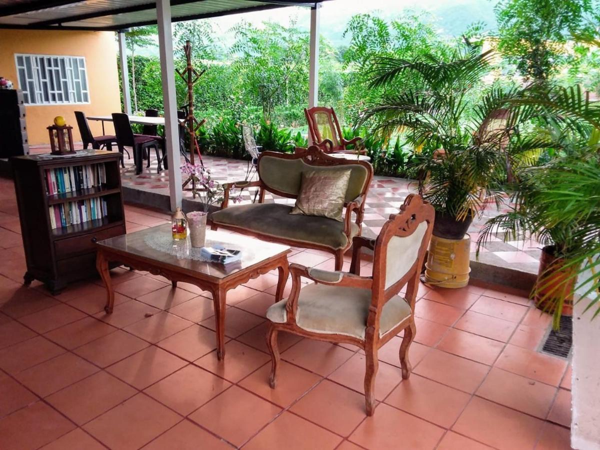C&H Casa Campestre El Oasis Ricaurte Girardot Bed and Breakfast Esterno foto