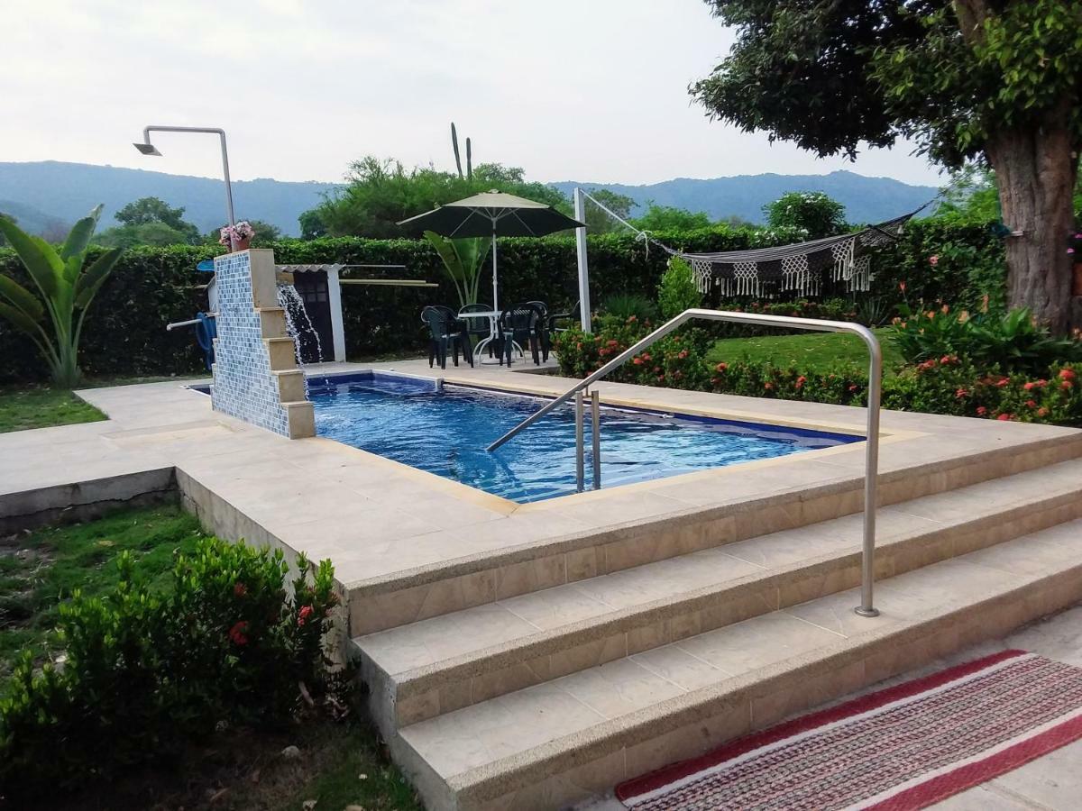 C&H Casa Campestre El Oasis Ricaurte Girardot Bed and Breakfast Esterno foto