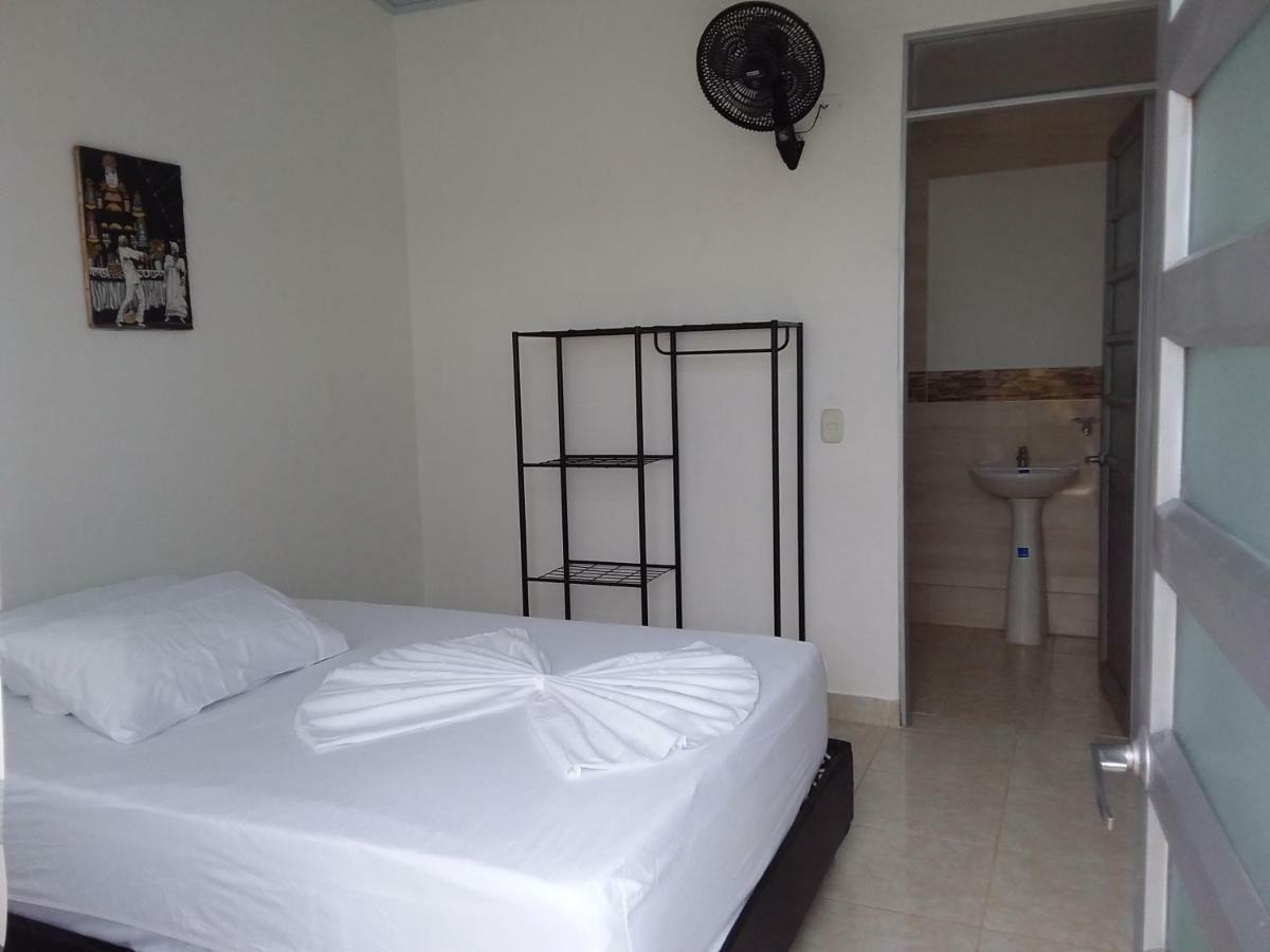 C&H Casa Campestre El Oasis Ricaurte Girardot Bed and Breakfast Esterno foto