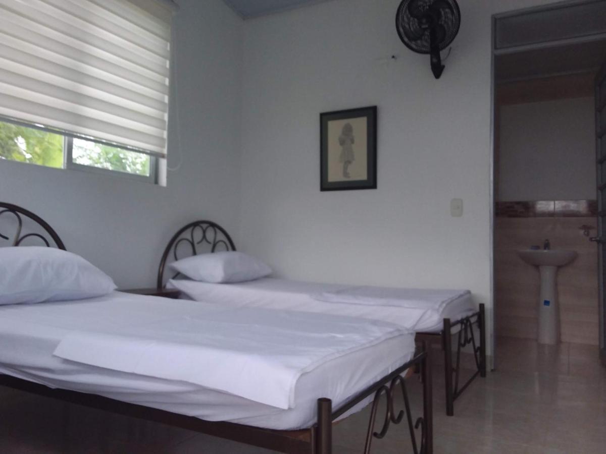 C&H Casa Campestre El Oasis Ricaurte Girardot Bed and Breakfast Esterno foto